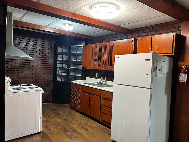 47 Cedar Aly — Photo 10