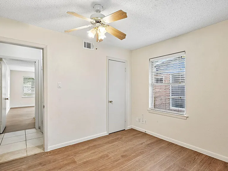 6401 Rowan Ln — Photo 13