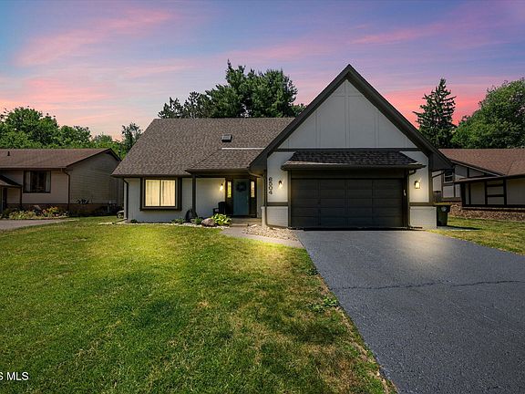 3rd image of 6504 Oak Brook Dr