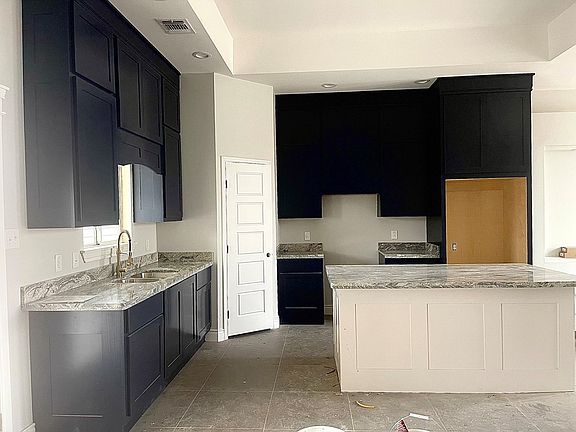 4th image of 2326 Darlene St