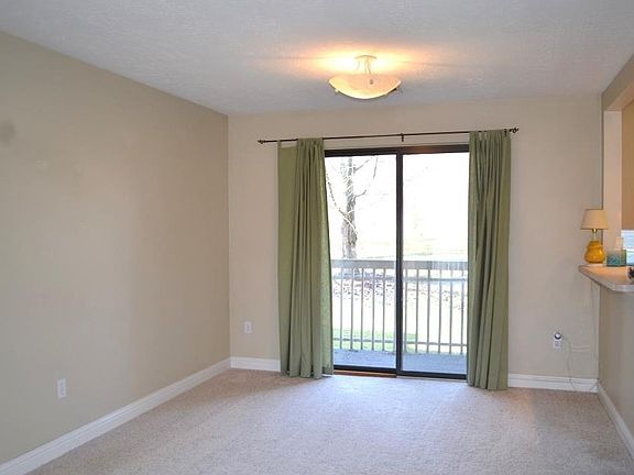 4th image of 3800 Rosemont Blvd APT 117B