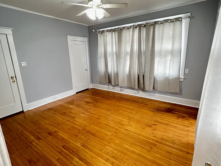 2427 Broadway St #B — Photo 1