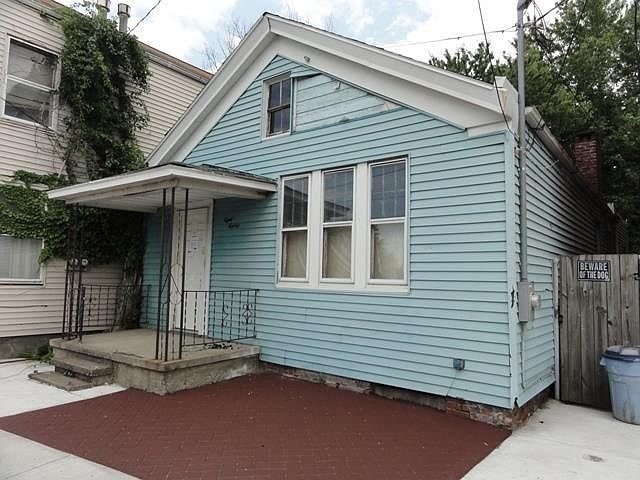 1st image of 880 River St