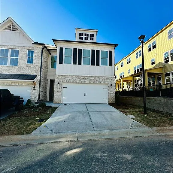 1252 Windmill Pkwy — Photo 2