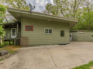 332 Wild Cherry Dr, Dixon, IL 61021