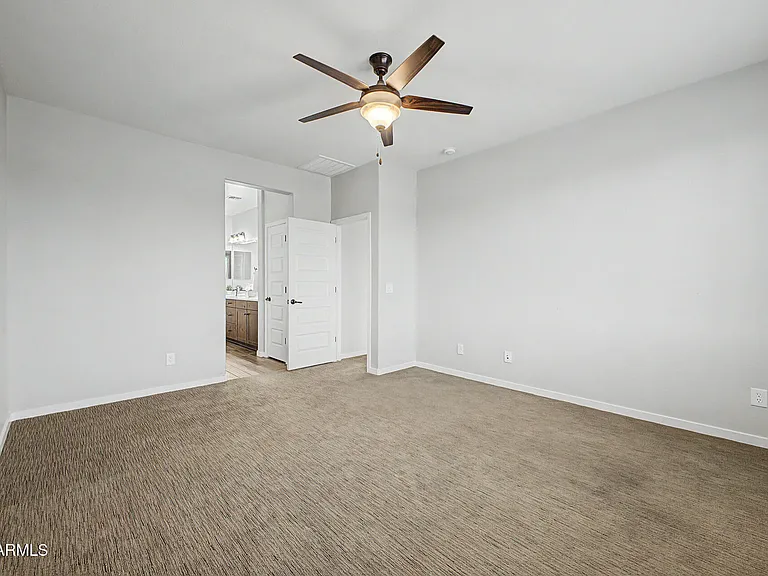 3413 N Loma Vis — Photo 10