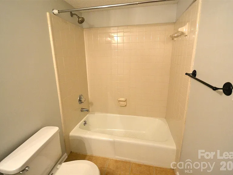 7124 Winery Ln — Photo 19
