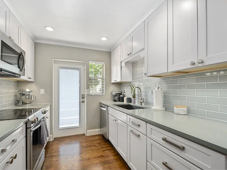 520 Broadway Ave #2 — Photo 9