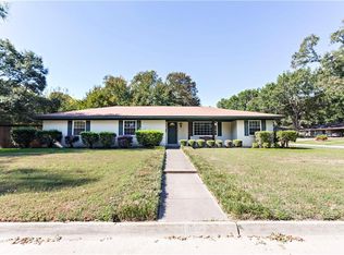 1508 Fairoaks Dr, Corsicana, TX 75110