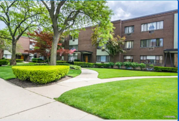 3445 W Bryn Mawr Ave #G — Photo 1