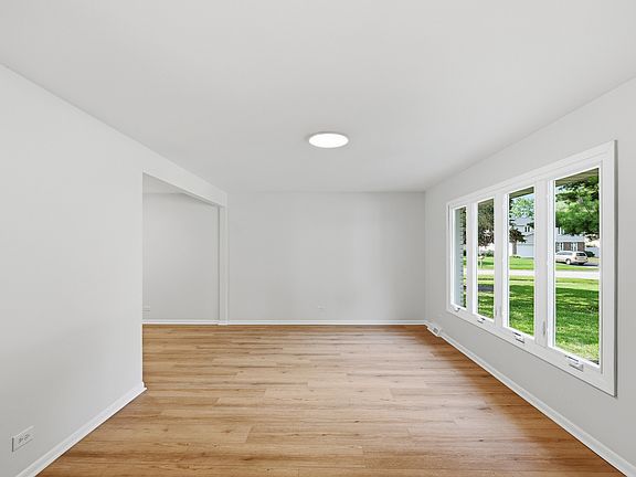 3rd image of 849 Pear Tree Ln