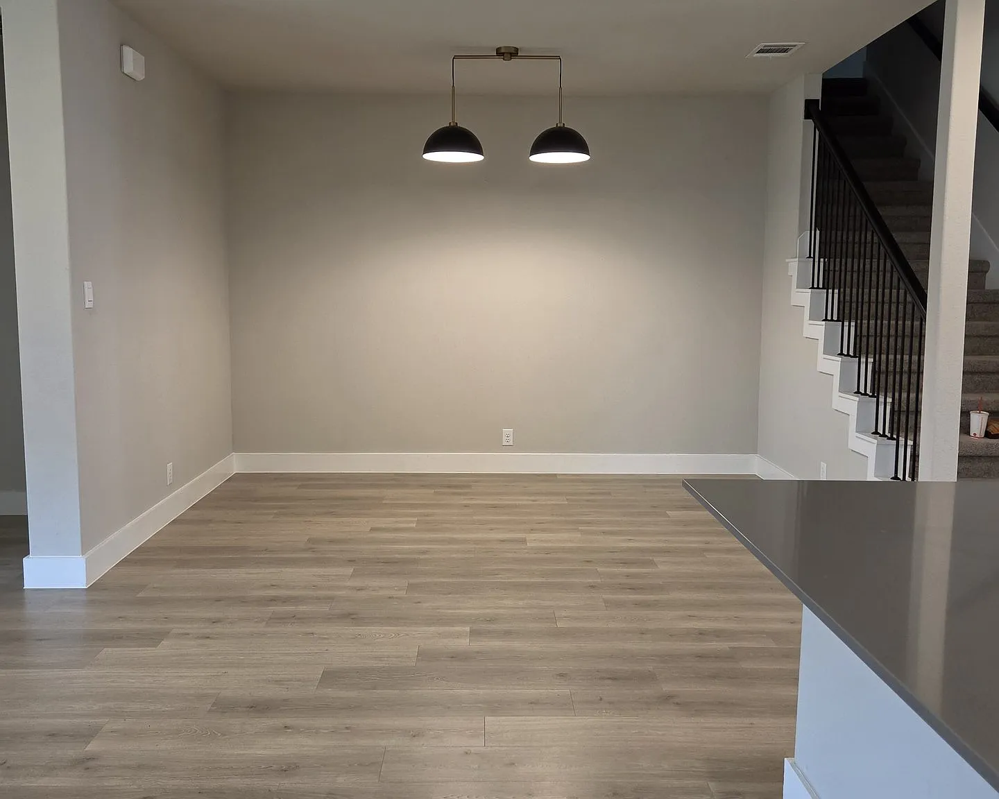 4 bed, 2462 sqft, $2,555 — Photo 3