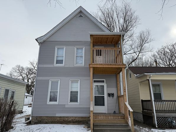 144 N 4th Ave, Kankakee, IL 60901