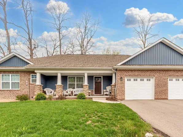 5860 Scenic Bluff Dr, Brighton, MI 48116