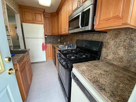 Sold by Winzone Realty Inc | media 14