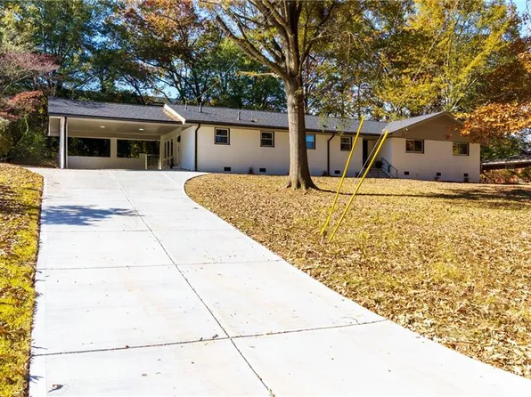 4882 Golden Dr SW, Mableton, GA 30126