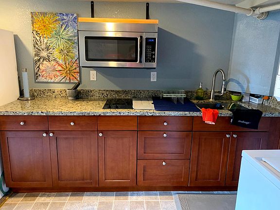 Kitchen with 2 electric burners.