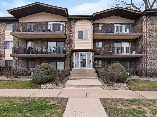13520 S Lawler Ave #46, Crestwood, IL 60445