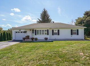 8 Sawmill Rd, Dudley, MA 01571