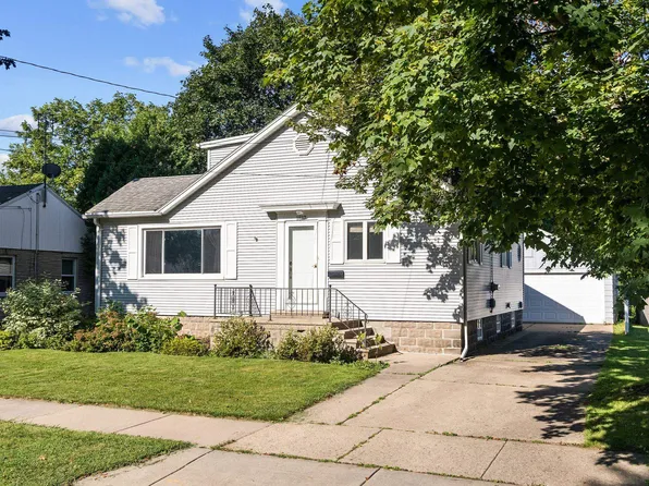 1817 Arizona St, Oshkosh, WI 54902