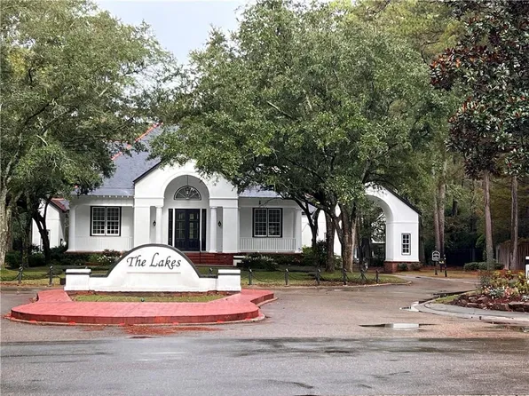 7008 Longvue Dr, Mandeville, LA 70448