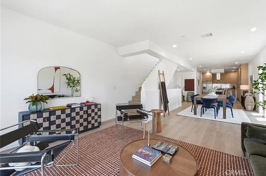 1430 S Cloverdale Ave — Photo 3