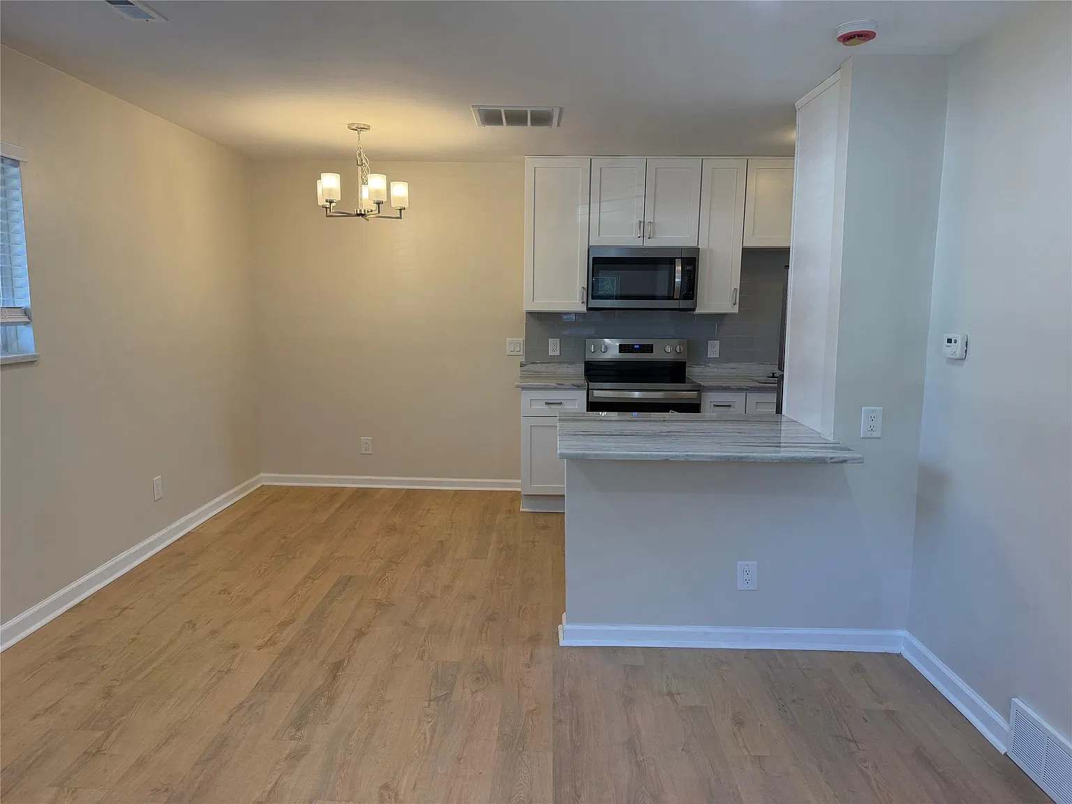 1 bed, 1.0 bath, 725 sqft, $1,495 — Photo 3