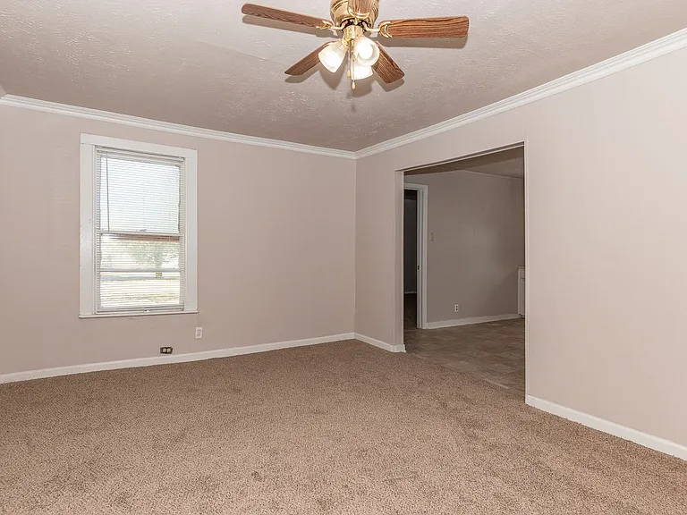 1611 Clark St — Photo 4