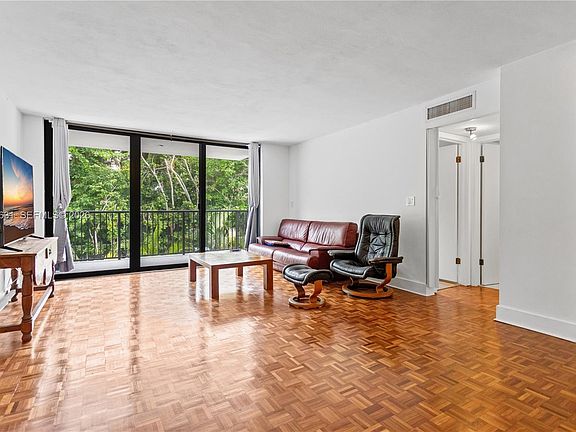 4th image of 101 Ocean Lane Dr APT 209