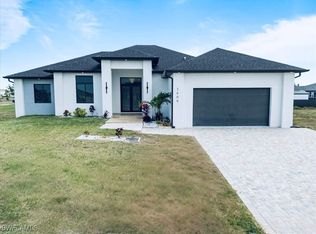 3609 E Gator Circle Cpe, Coral, FL 33909