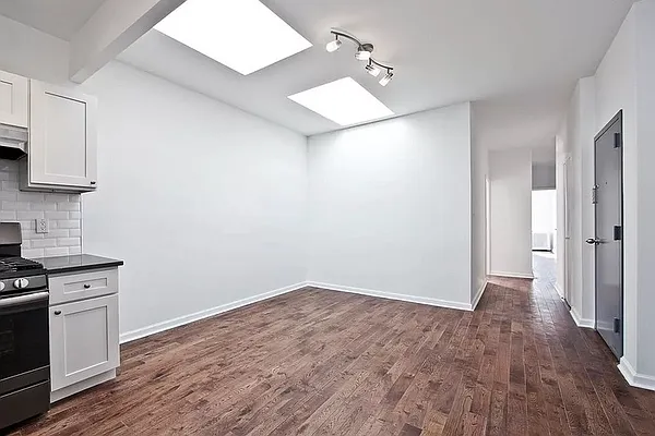 Rented by Compass | media 22