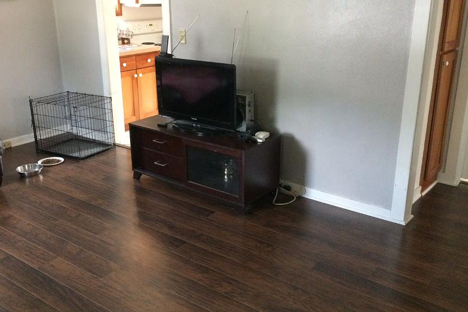 1st image of 425 Wilson Ave
