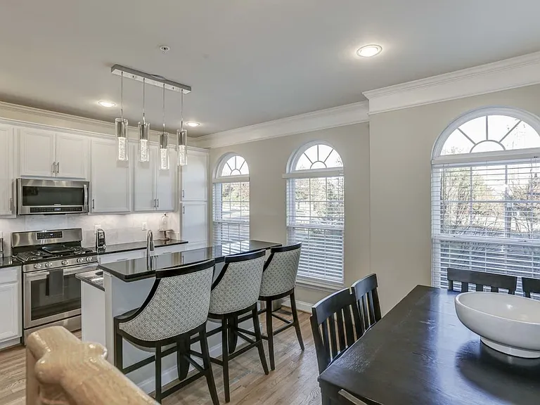 20345 Notting Hill Way — Photo 2