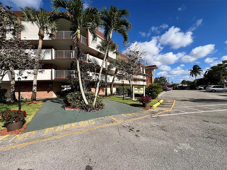 2800 NW 47th Ter #106B — Photo 37