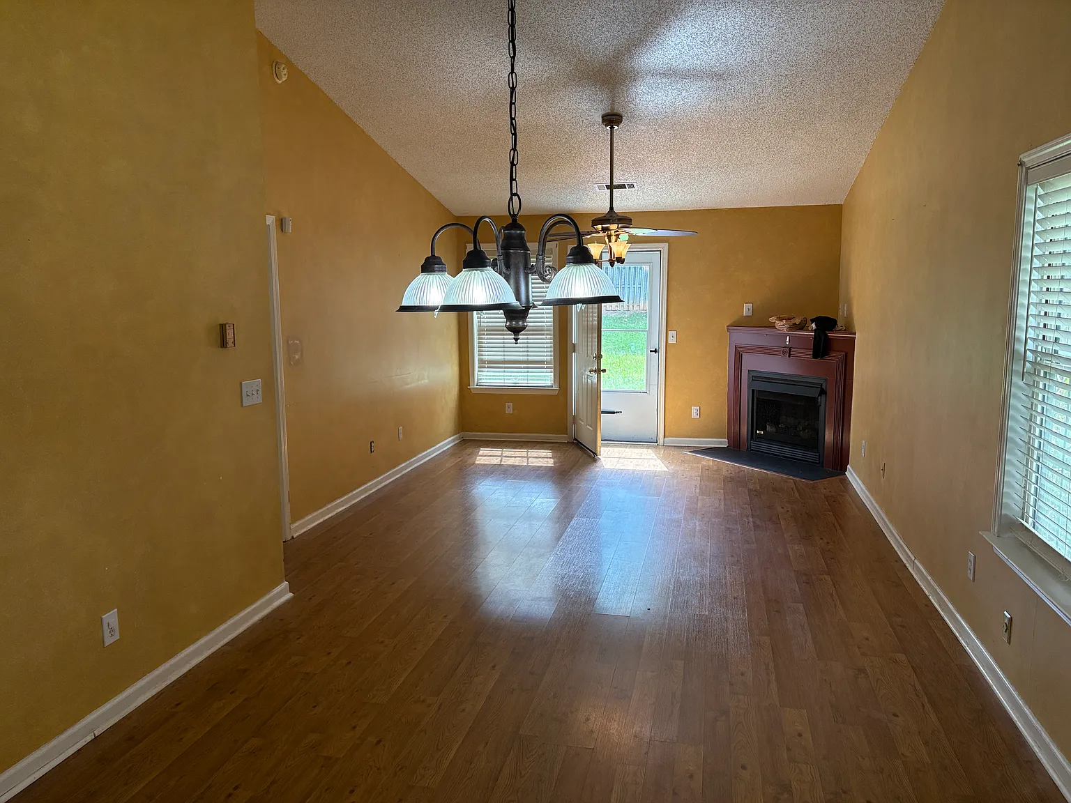 2 bed, 1209 sqft, $1,500 — Photo 4