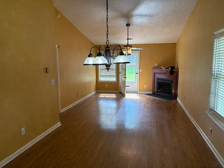 1687 Summerwoods Cir — Photo 4