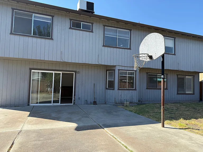9116 Cornwall Dr — Photo 24
