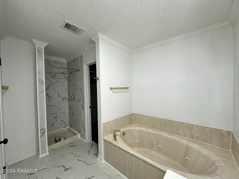 104 Ambiance Cir — Photo 11