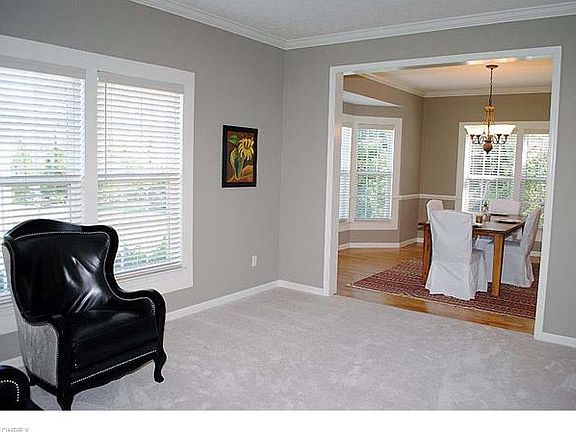 4th image of 9377 Ashcroft Ln