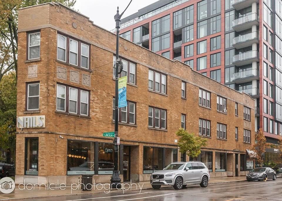 1st image of 2510 N Lincoln Ave