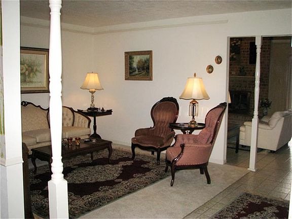 Open, yet defined formal living