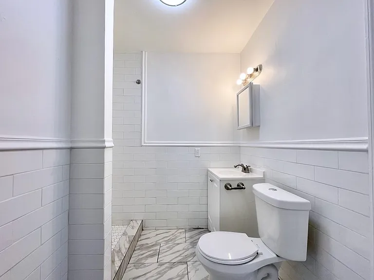 389 Monmouth St #3 — Photo 22