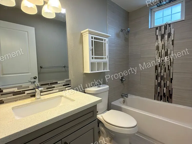 3315 Claremont Ave S — Photo 7