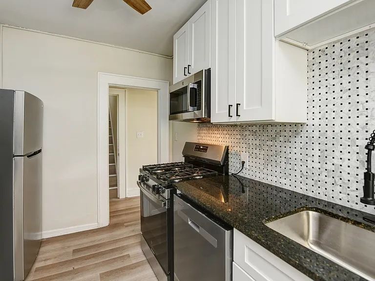 787 E 3rd Ave #1/2 — Photo 14