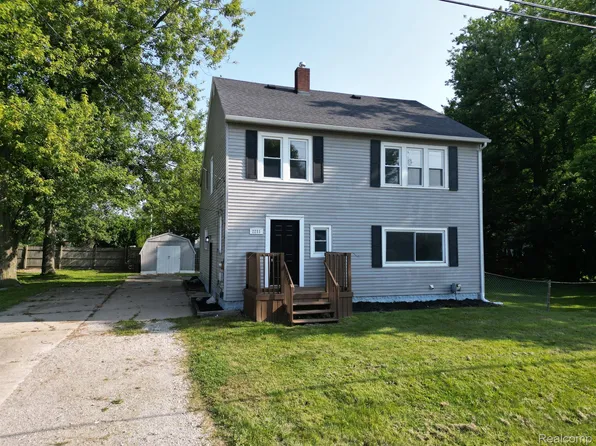 2211 Morris Ave, Burton, MI 48529