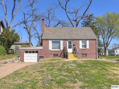 5515 Woodlawn Ave, Ralston, NE, 68127
