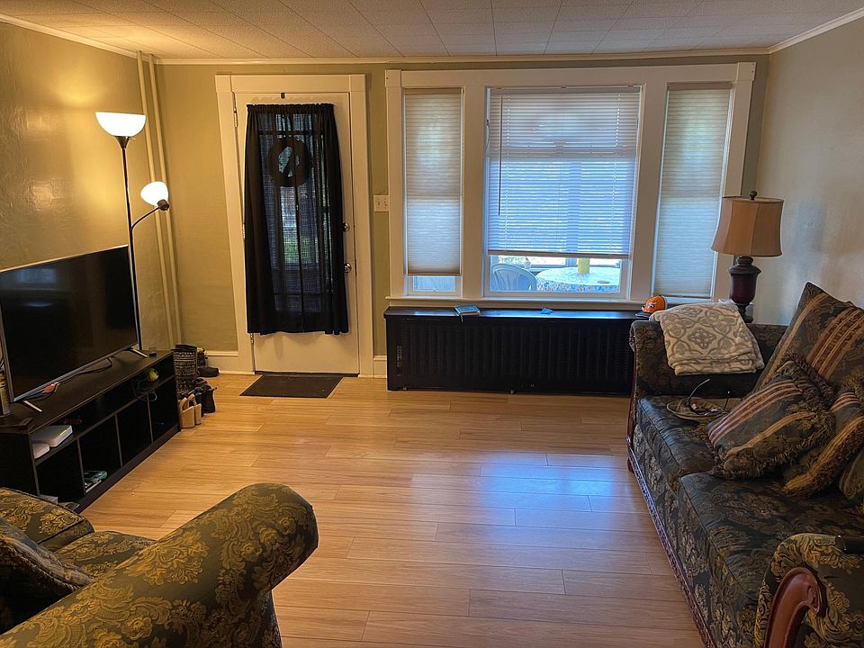 FAMILY/LIVING ROOM