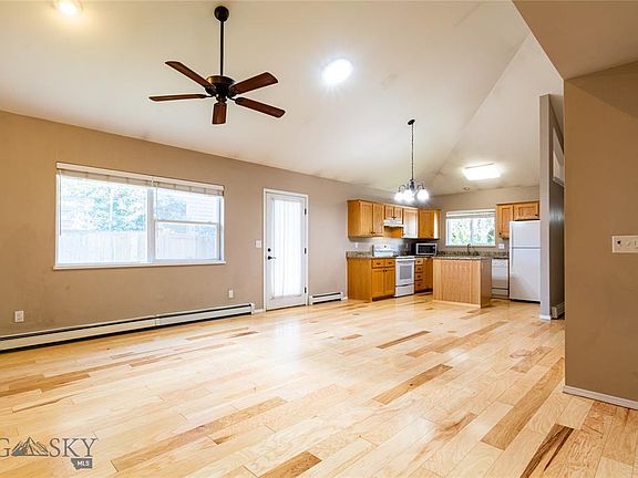 4th image of 426 Greenway Ave