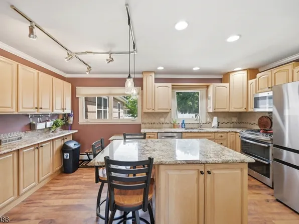 52 Roxbury Dr, Roxbury Twp., NJ 07847