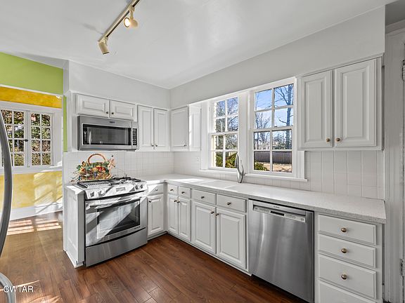 15th image of 3 Northwood Ave